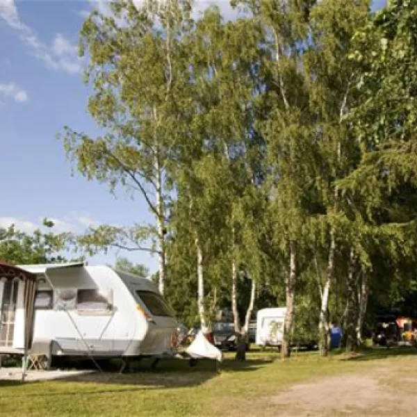 camping-land-an-der-elbe-bei-hamburg-stove-bei-drage-9osxr