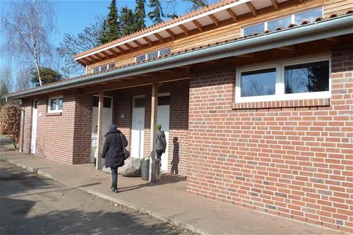 camping-land-an-der-elbe-bei-hamburg-stove-bei-drage-abqcg