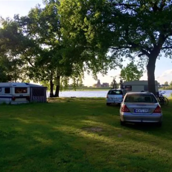 camping-land-an-der-elbe-bei-hamburg-stove-bei-drage-ehpll