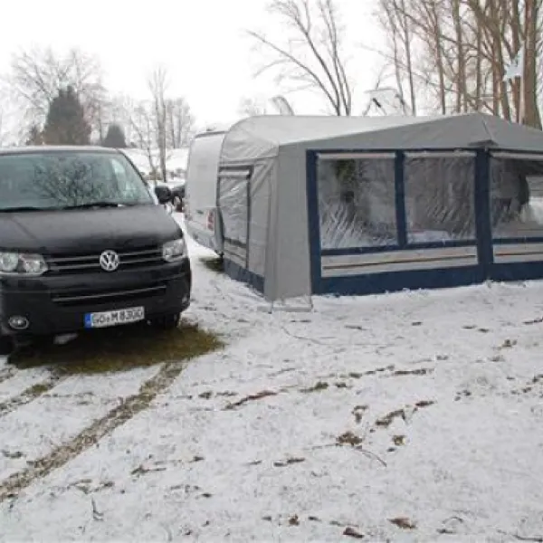 camping-land-an-der-elbe-bei-hamburg-stove-bei-drage-ky5nr