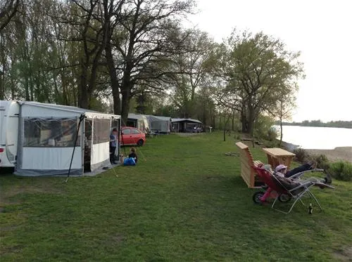 camping-land-an-der-elbe-bei-hamburg-stove-bei-drage-mhjpv