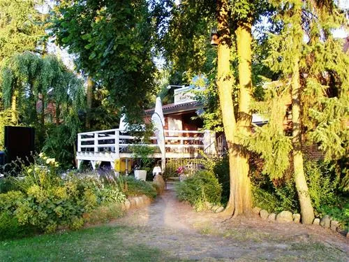 camping-land-an-der-elbe-bei-hamburg-stove-bei-drage-nyjzv
