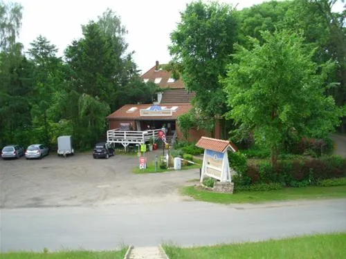camping-land-an-der-elbe-bei-hamburg-stove-bei-drage-u8wqo