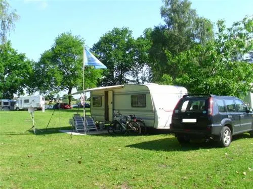 camping-land-an-der-elbe-bei-hamburg-stove-bei-drage-ufbfs