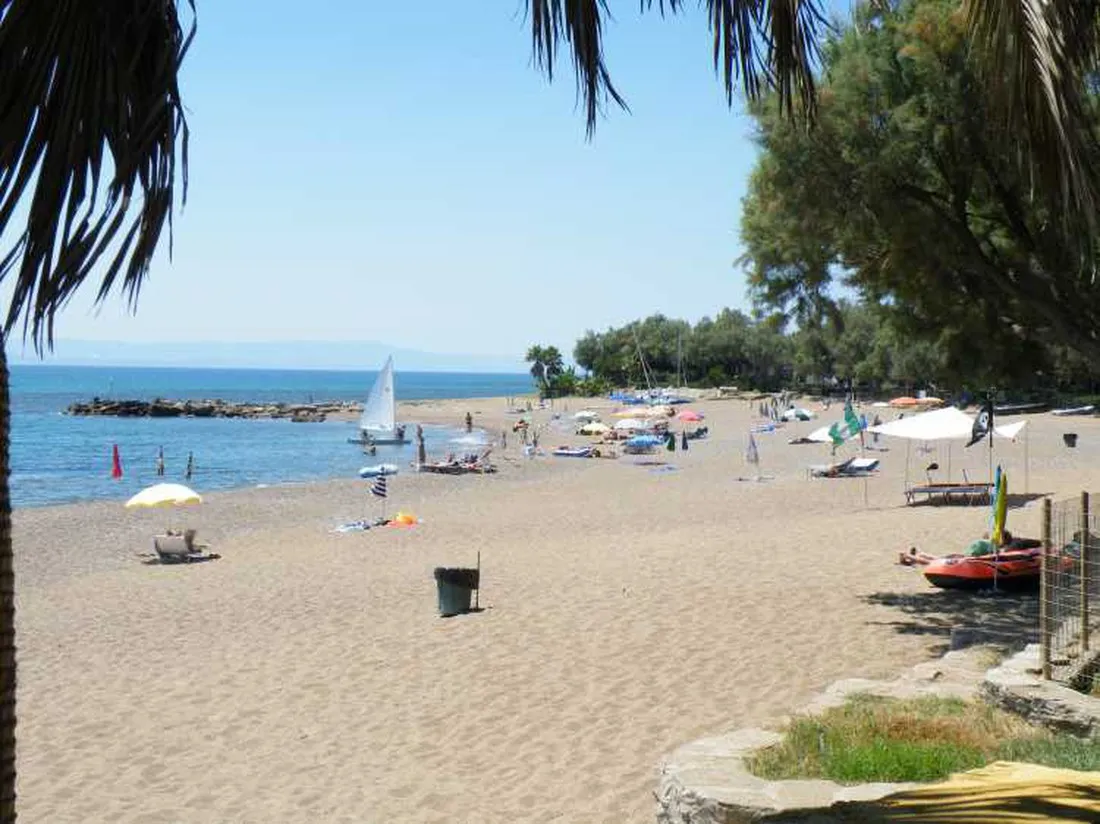 campsite-aginara-beach-glifailias-vyjgl