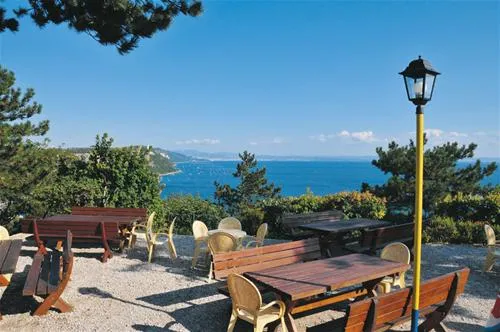 camping-mare-pineta-baia-sistiana-sistiana-duino-kpqx1