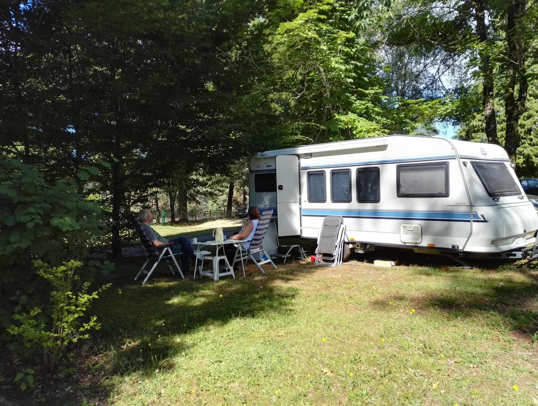 camping-du-lac-marcillac-la-croisille-hocnn