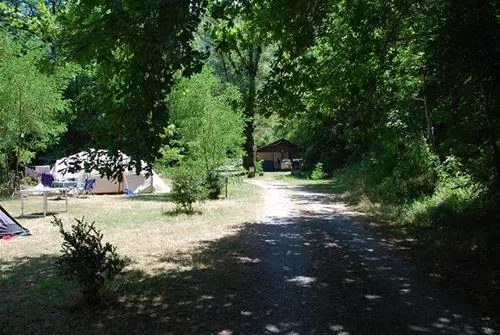 camping-le-roussy-vabre-xjurl