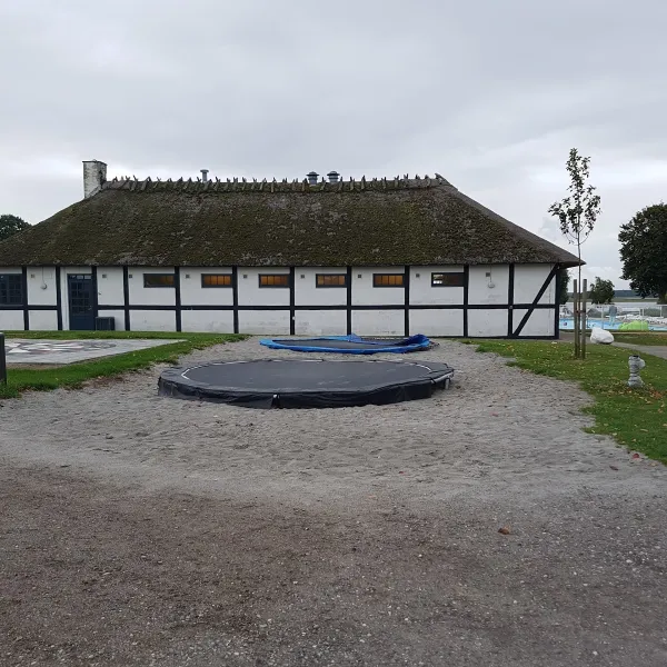 de-hvide-svaner-camping-karrebksminde-y5rbr