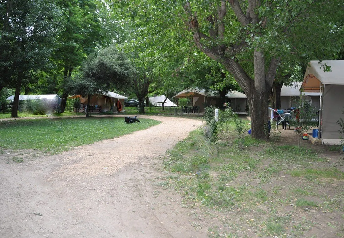 camping-le-saint-michelet-goudargues-smwhx