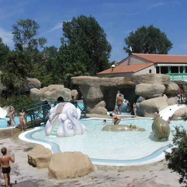 Camping Front De Mer  