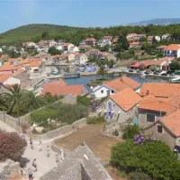 camping-nudist-vrboska-isnun
