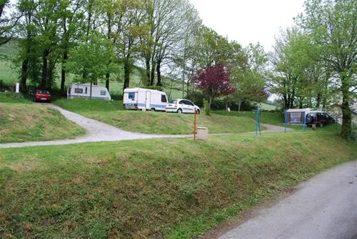 camping-municipal-les-adrets-murat-sur-vbre-4ng5k