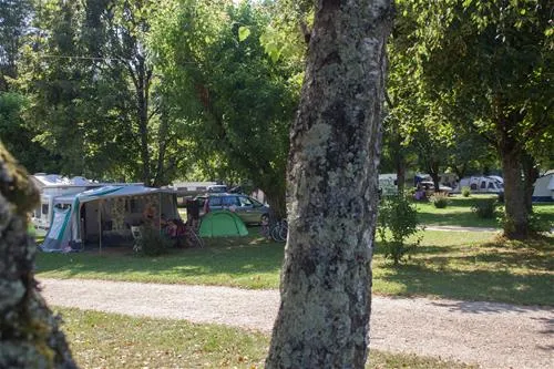 camping-la-riviere-lacave-2owem