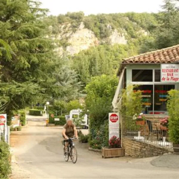 camping-de-la-plage-saint-cirq-lapopie-ajmpp