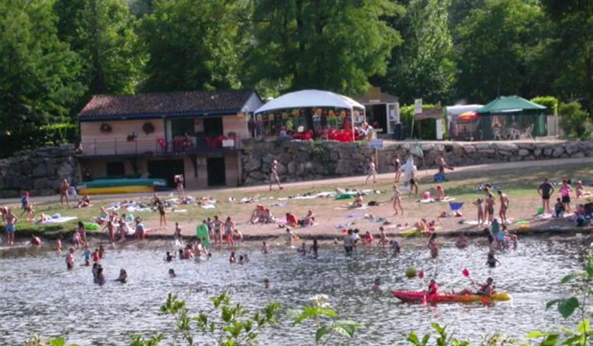 camping-de-la-plage-saint-cirq-lapopie-kxbga