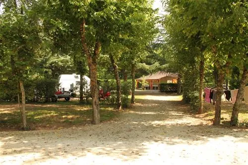 camping-de-la-plage-saint-cirq-lapopie-metr7