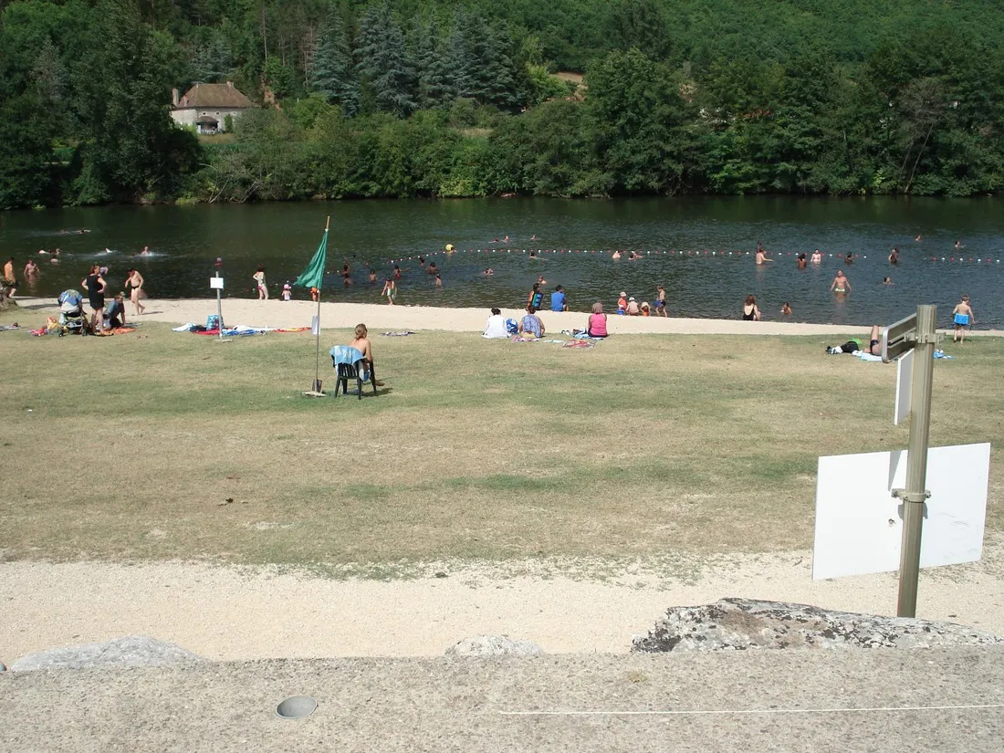 camping-de-la-plage-saint-cirq-lapopie-thjbu