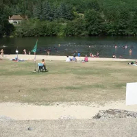 camping-de-la-plage-saint-cirq-lapopie-thjbu