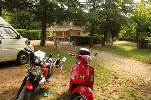 camping-de-la-plage-saint-cirq-lapopie-wfocz