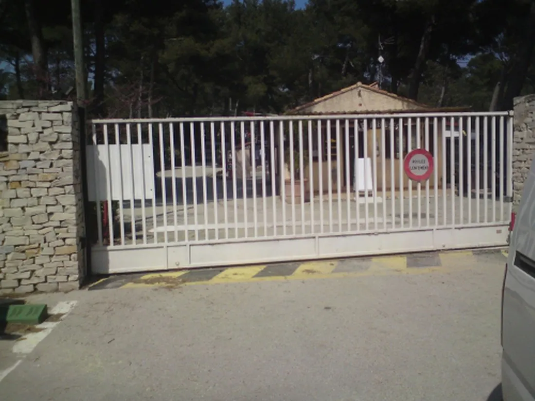 les-arbouses-le-castellet-sidzx