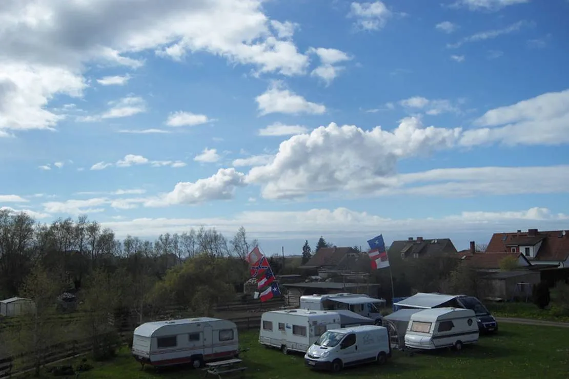 horse-lake-ranch-neuendorf-yh35c