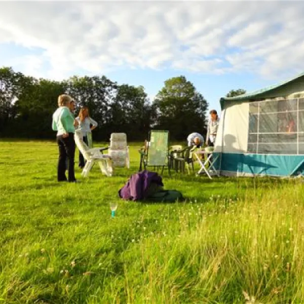 denfurlong-farm-caravan-campsite-chedworth-vaqja