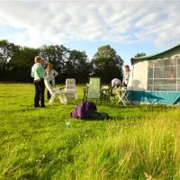 denfurlong-farm-caravan-campsite-chedworth-vaqja