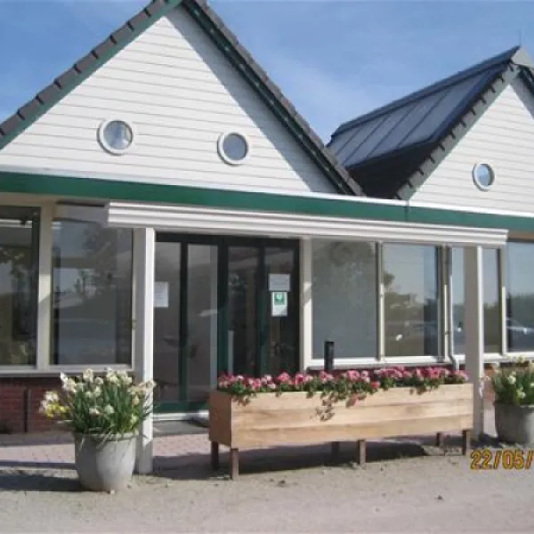 camping-op-hoop-van-zegen-noordwijkerhout-qy49r