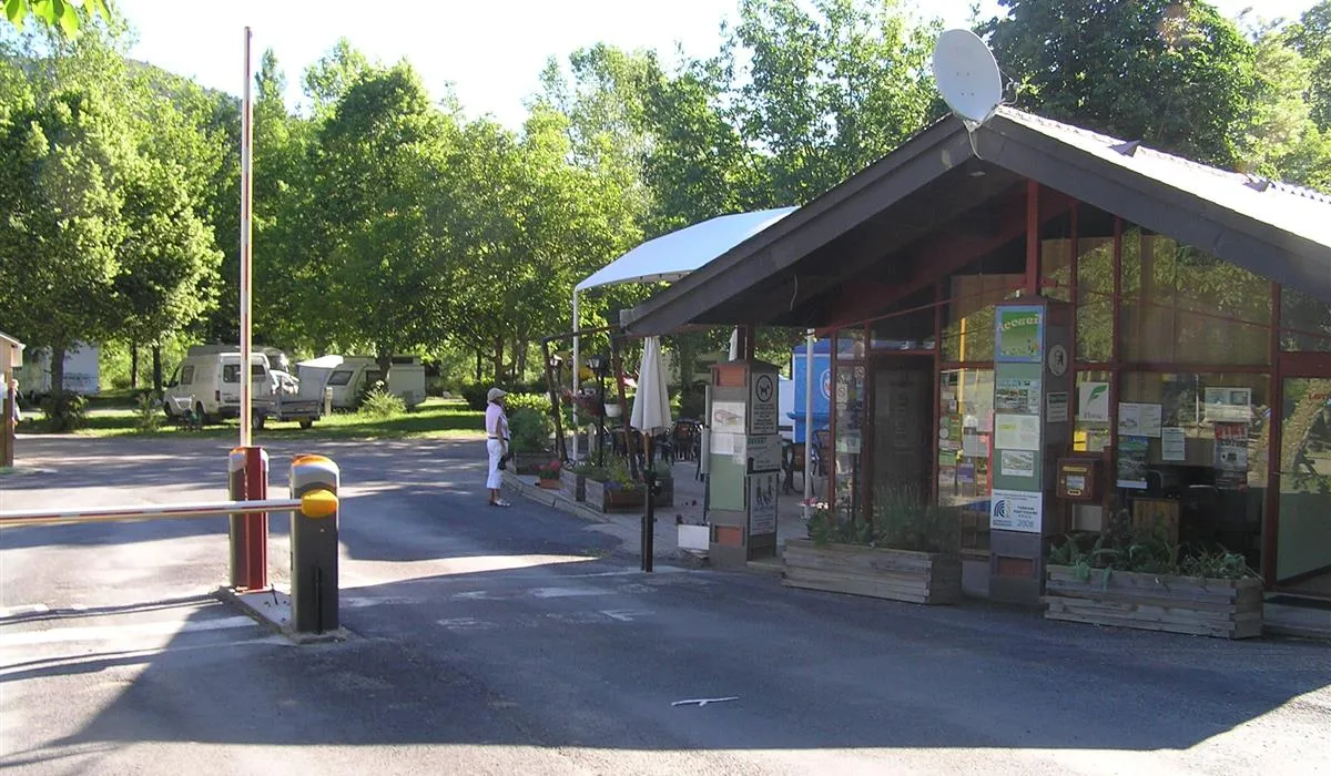 flower-camping-le-pont-du-tarn-florac-cgjsx