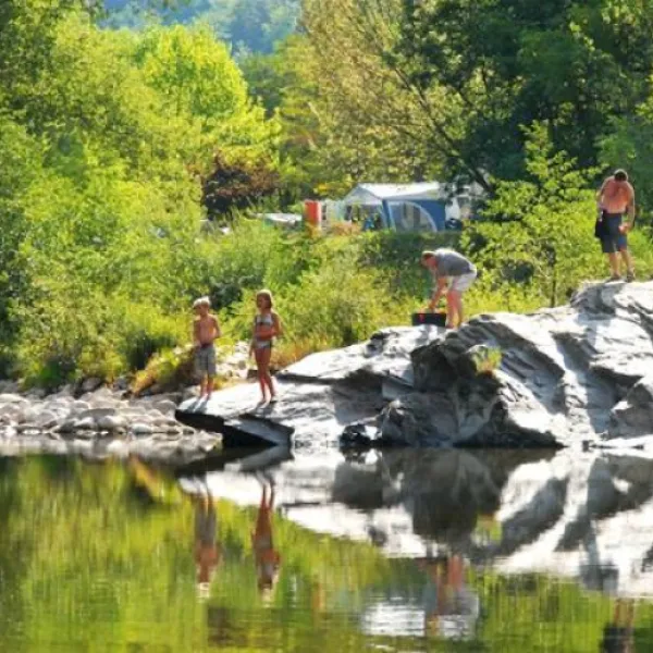 flower-camping-le-pont-du-tarn-florac-xoklt