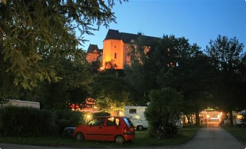 campingplatz-herberge-grein-an-der-donau-grein-bazfb