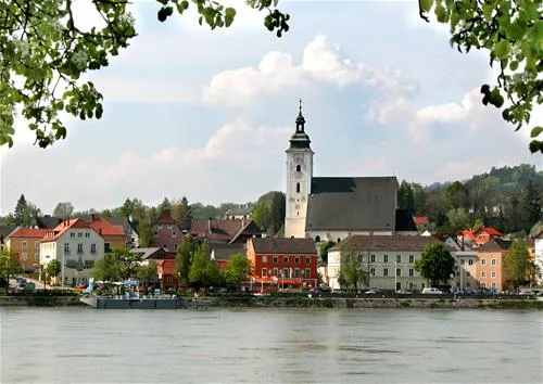 campingplatz-herberge-grein-an-der-donau-grein-m1u4u