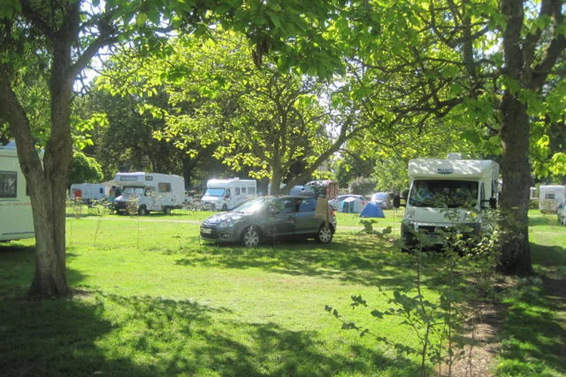 camping-des-lancieres-rogny-les-sept-ecluses-bh0rc