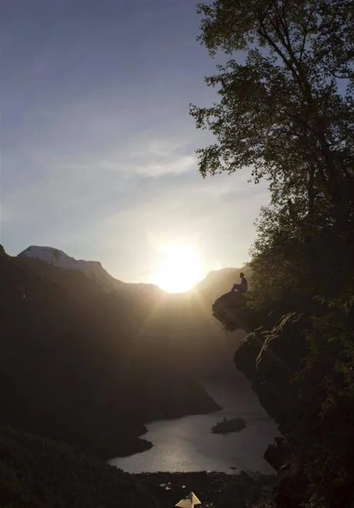 grande-hytteutleige-og-camping-geiranger-ebiow