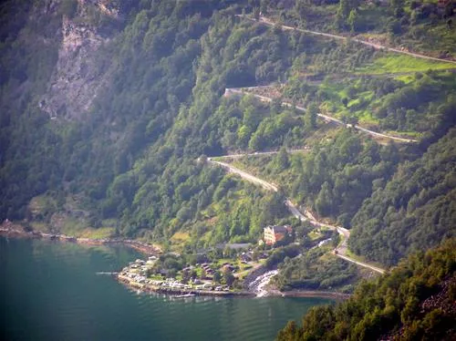 grande-hytteutleige-og-camping-geiranger-oxnvq