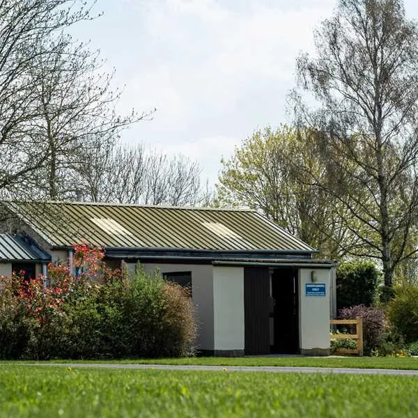 piccadilly-caravan-park-ltd-chippenham-dm5ob