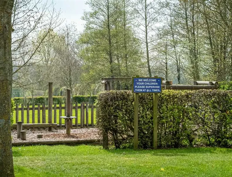 piccadilly-caravan-park-ltd-chippenham-ugss8