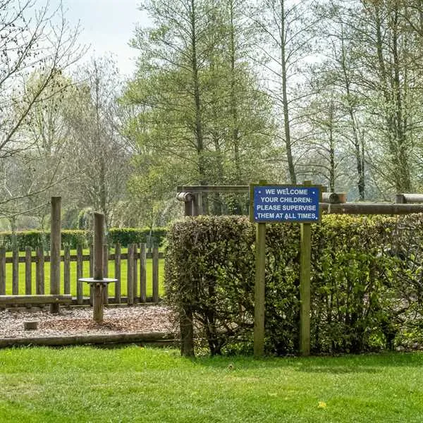 piccadilly-caravan-park-ltd-chippenham-ugss8