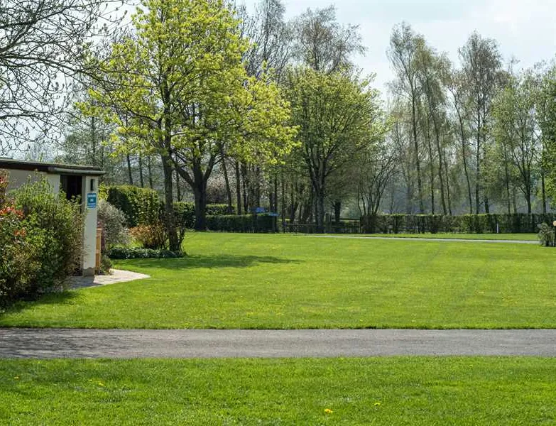 piccadilly-caravan-park-ltd-chippenham-y24by