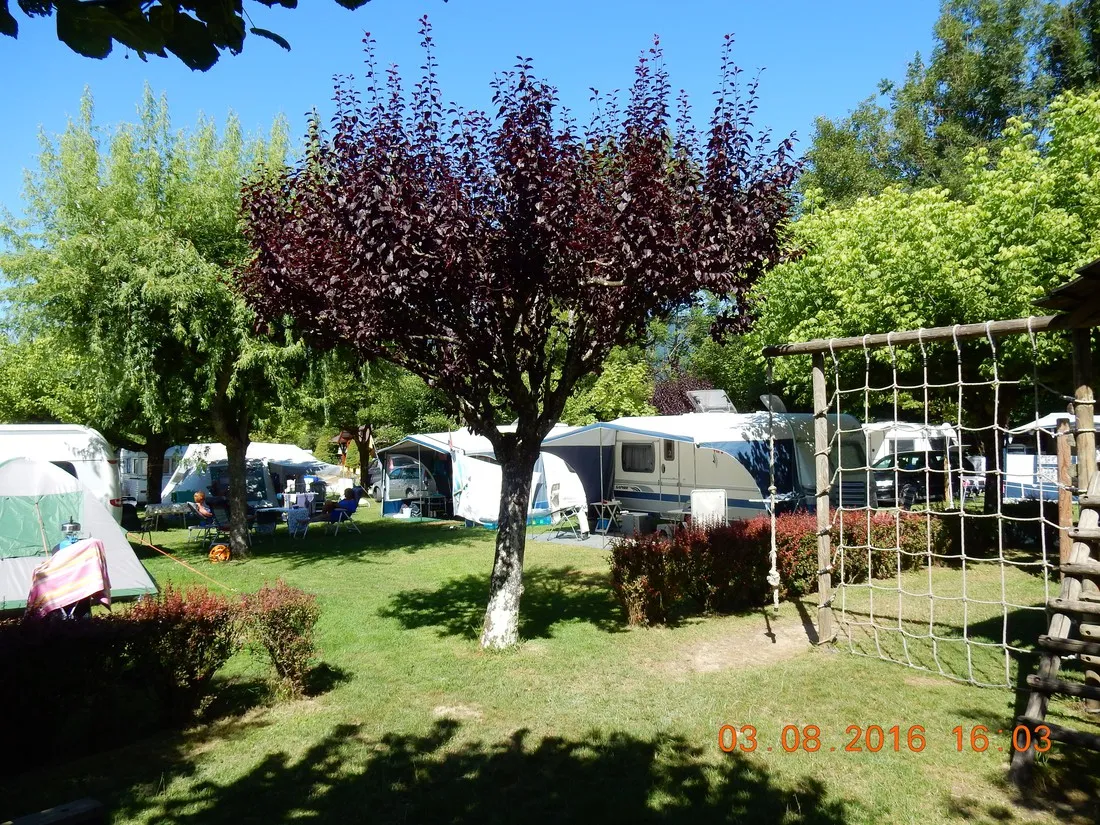 camping-le-curtelet-savoie-clqvd