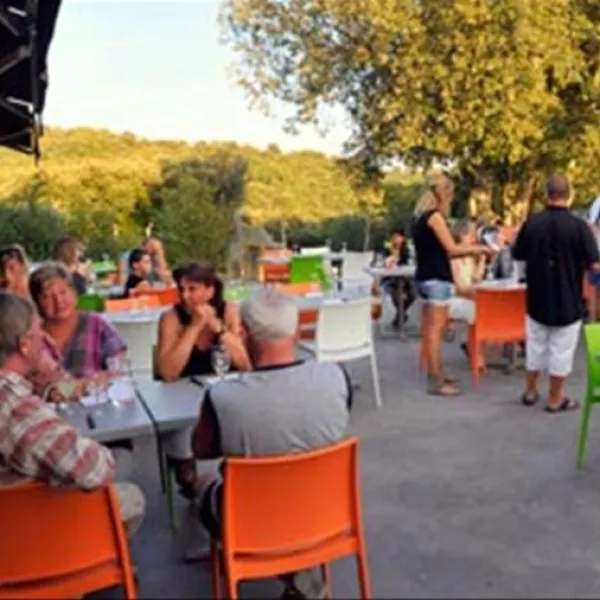 camping-les-cascades-la-roque-sur-cze-42rsv