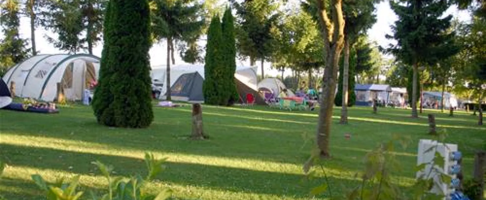 Camping Um Bierg