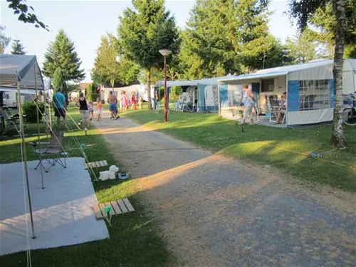 camping-um-bierg-tarchamps-l0wdm
