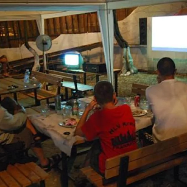 kamping-himara-himara-n2ted