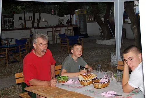 kamping-himara-himara-ydwhs