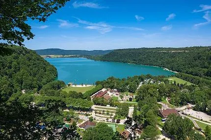 camping-domaine-de-chalain-jura-i7y34