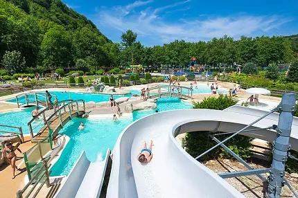 camping-domaine-de-chalain-jura-nprjj