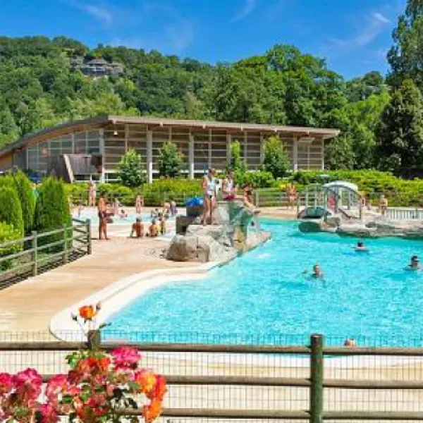 camping-domaine-de-chalain-jura-owctj