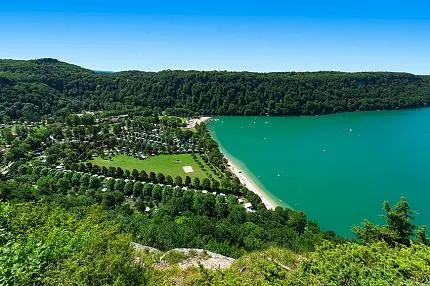 camping-domaine-de-chalain-jura-sidln